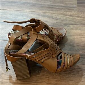 Madden Girl Tan Strappy Block Heel Sandals 9.5